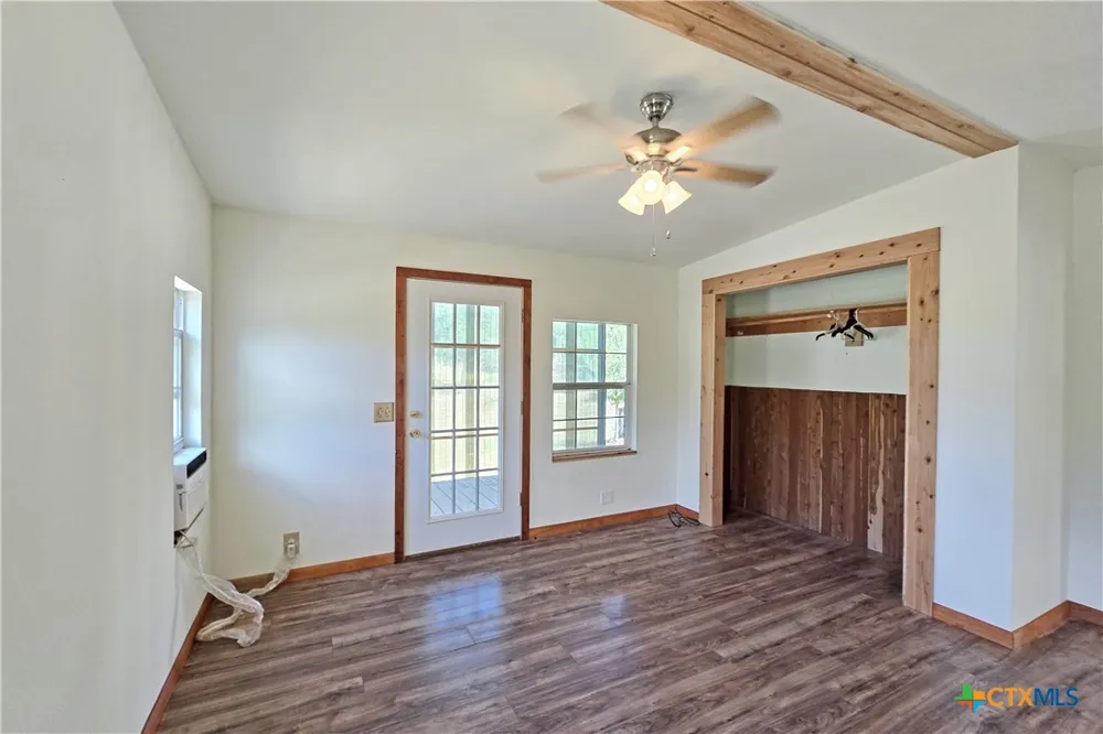 1501 Kothmann Drive Seguin, TX 78155