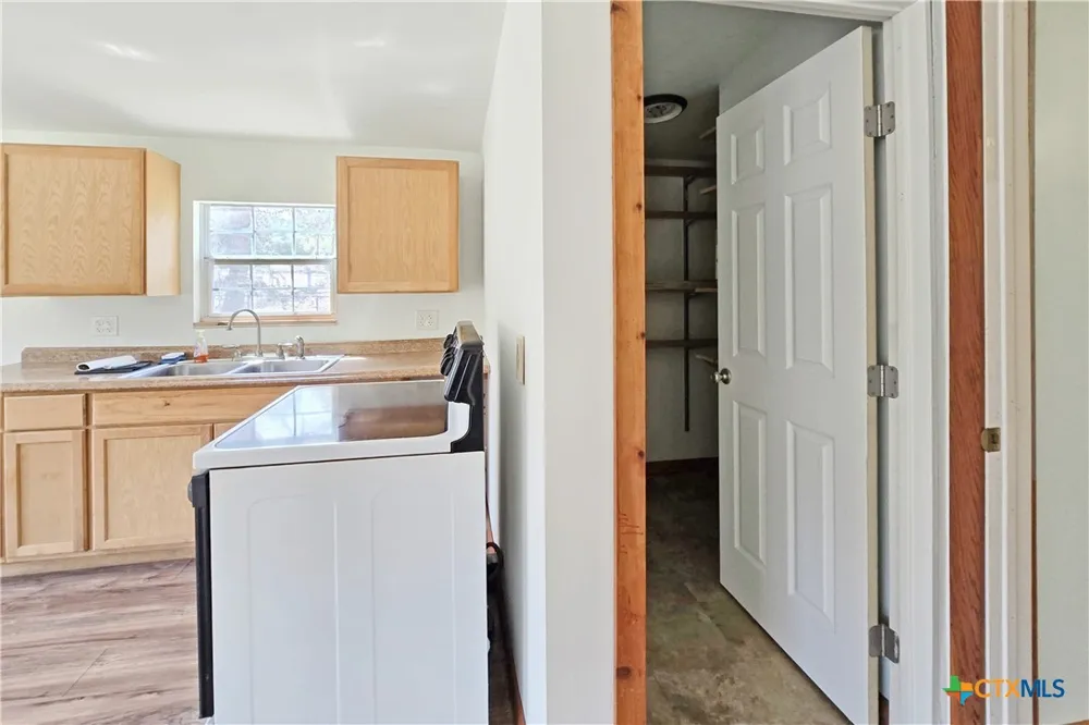 1501 Kothmann Drive Seguin, TX 78155