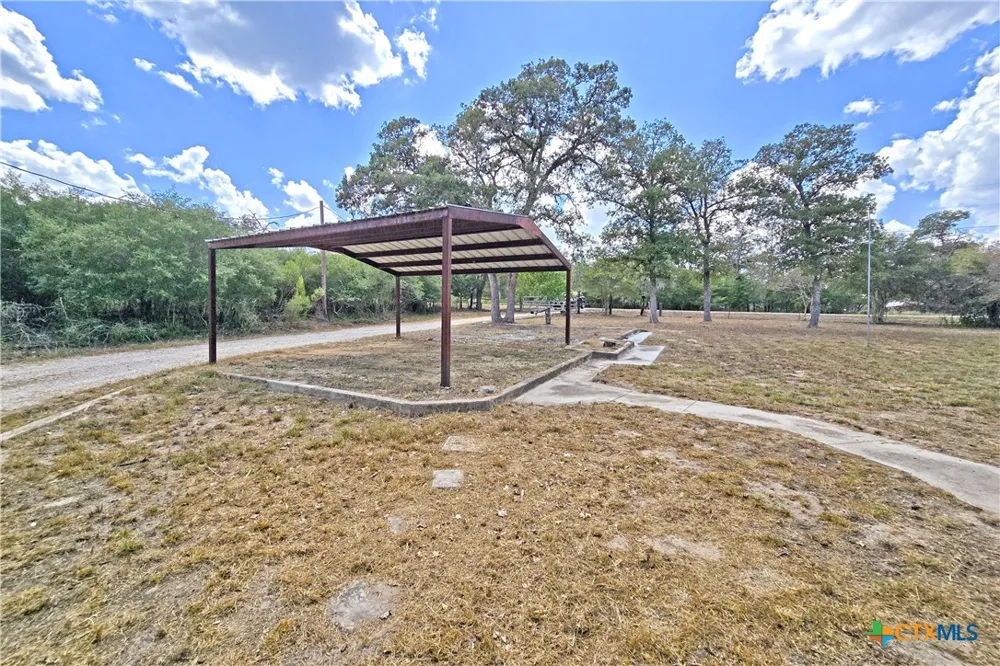 1501 Kothmann Drive Seguin, TX 78155