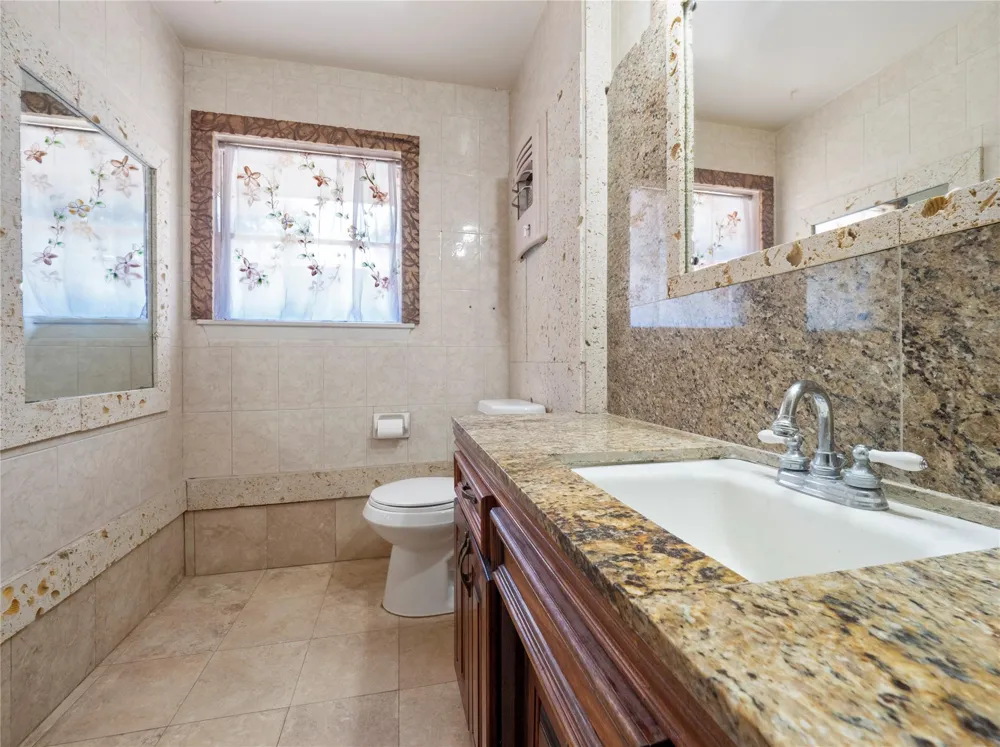 9607 Carousel Lane Houston, TX 77080