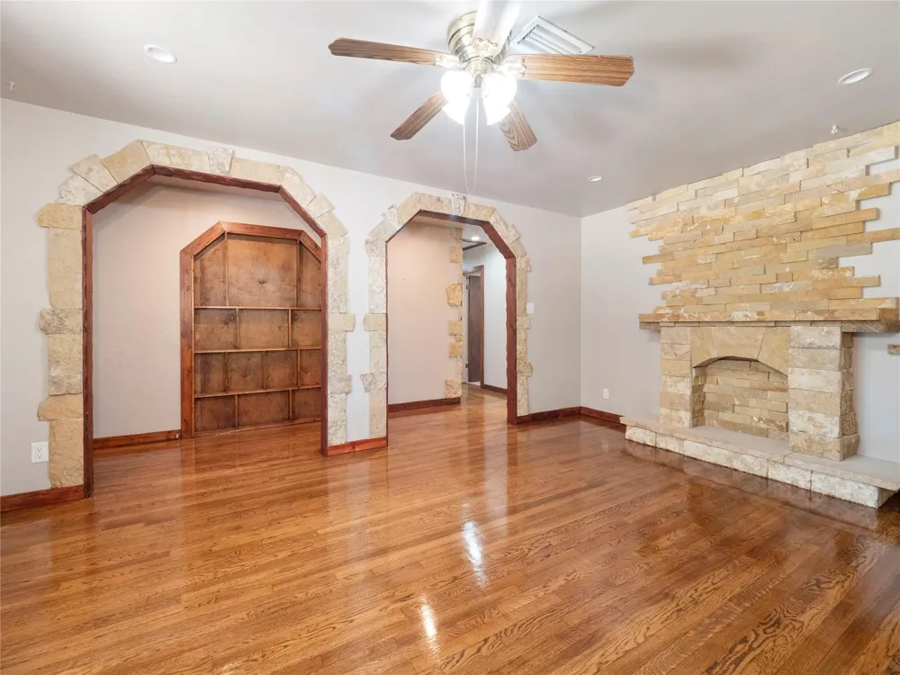 9607 Carousel Lane Houston, TX 77080