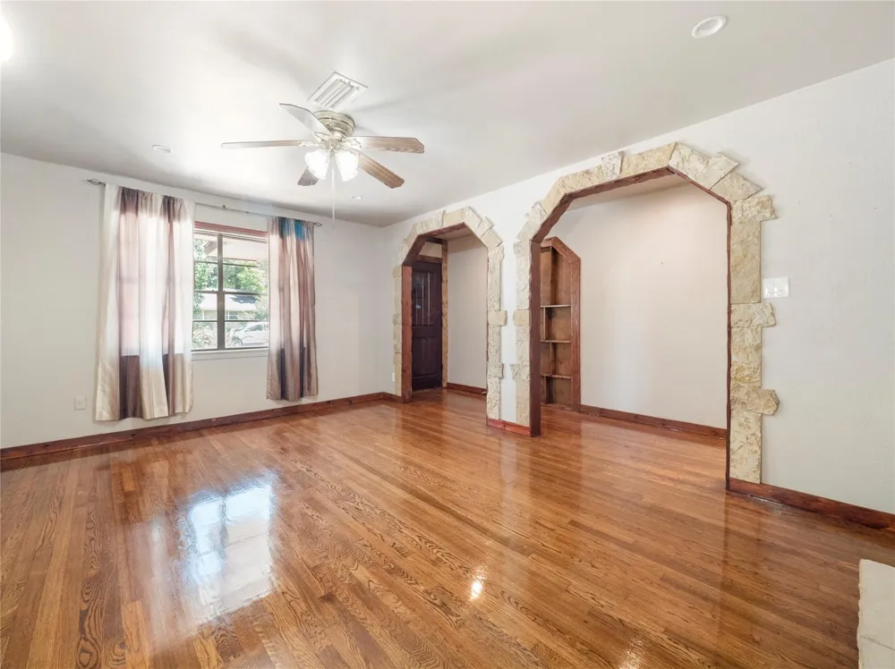 9607 Carousel Lane Houston, TX 77080