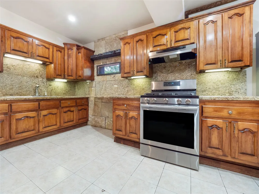 9607 Carousel Lane Houston, TX 77080