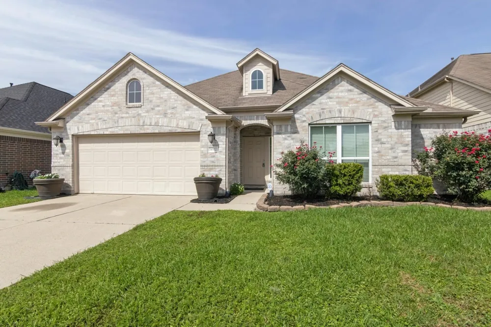 14522 Round Mountain Drive Houston, TX 77090
