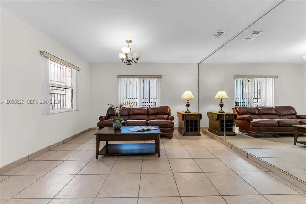 13761 SW 21st Ter Miami, FL 33175