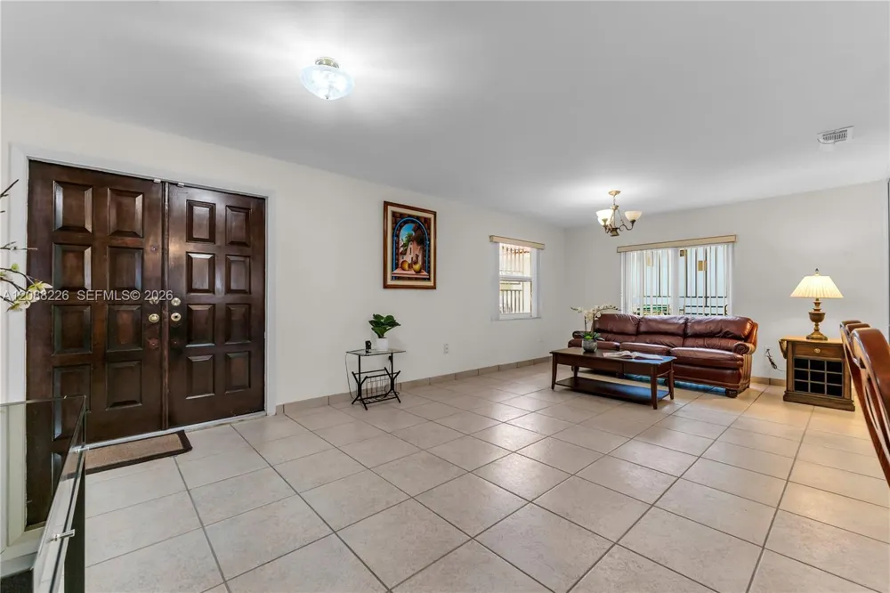 13761 SW 21st Ter Miami, FL 33175