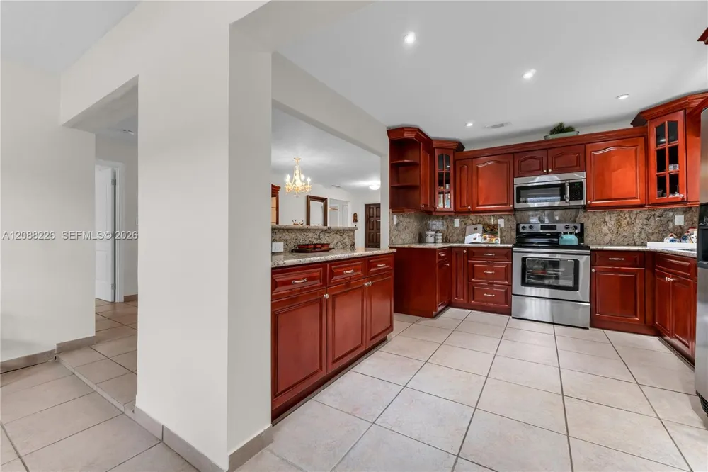 13761 SW 21st Ter Miami, FL 33175