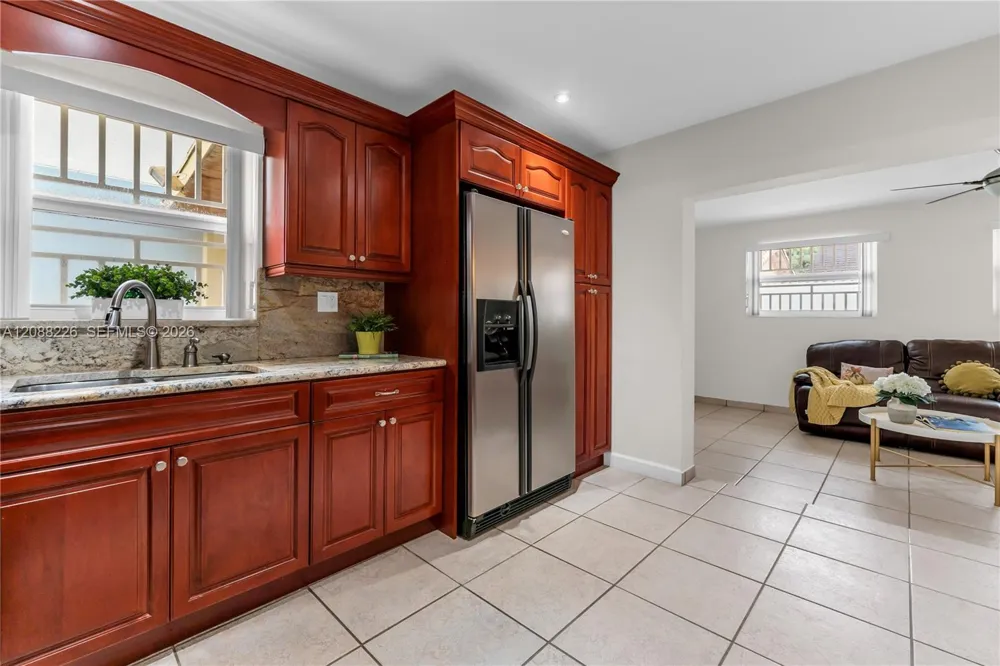 13761 SW 21st Ter Miami, FL 33175