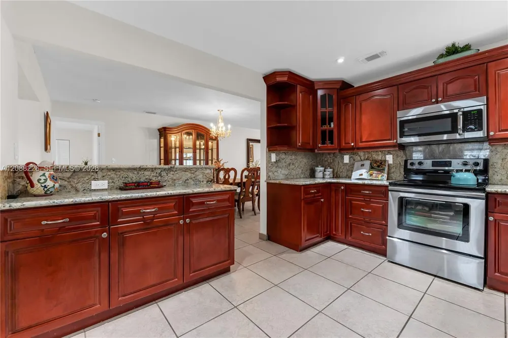 13761 SW 21st Ter Miami, FL 33175