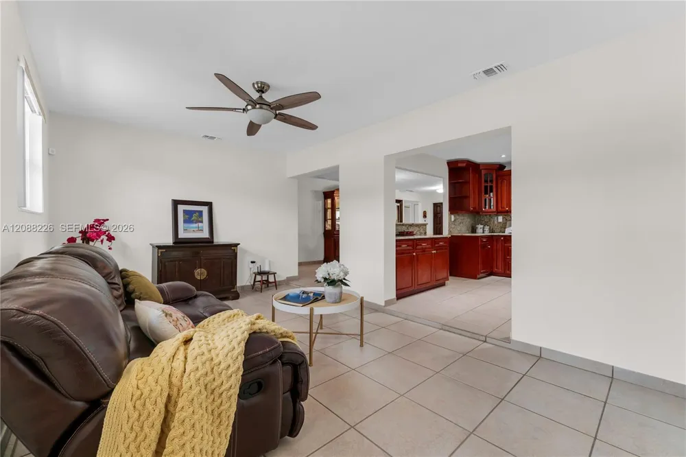 13761 SW 21st Ter Miami, FL 33175