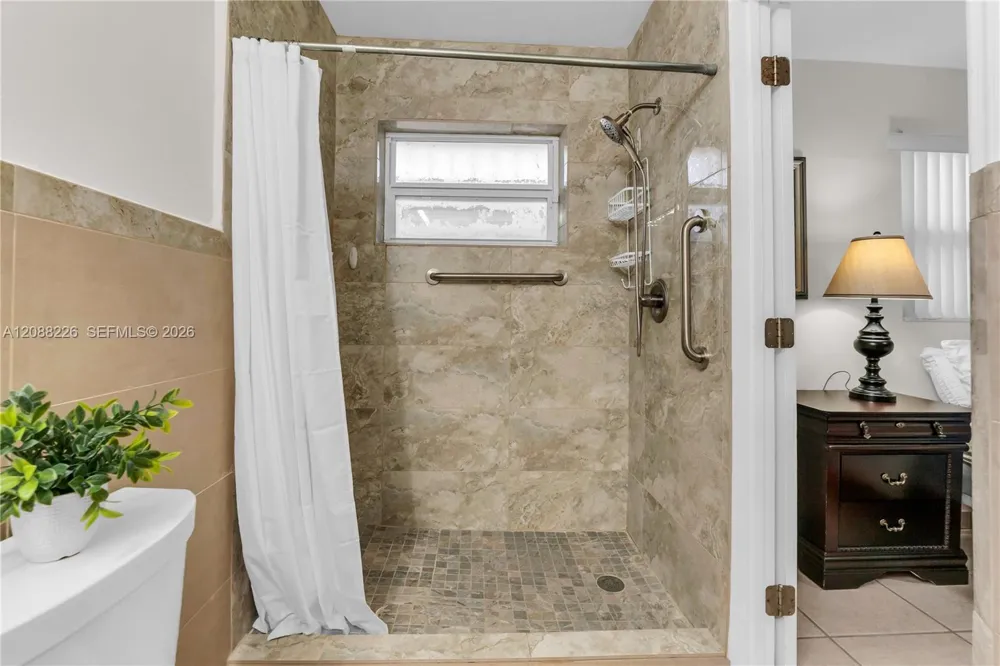 13761 SW 21st Ter Miami, FL 33175