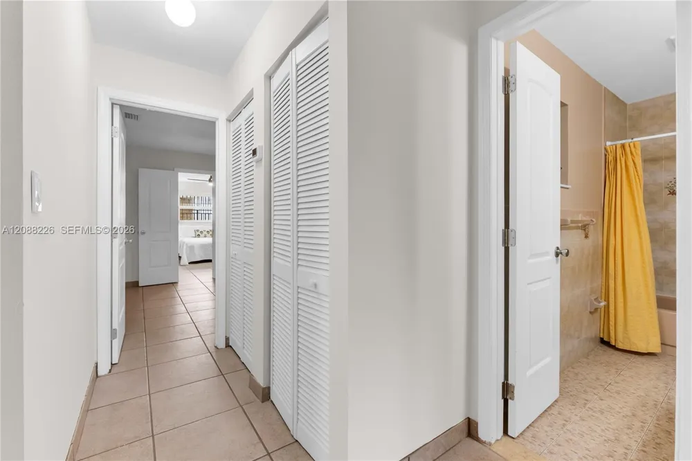 13761 SW 21st Ter Miami, FL 33175