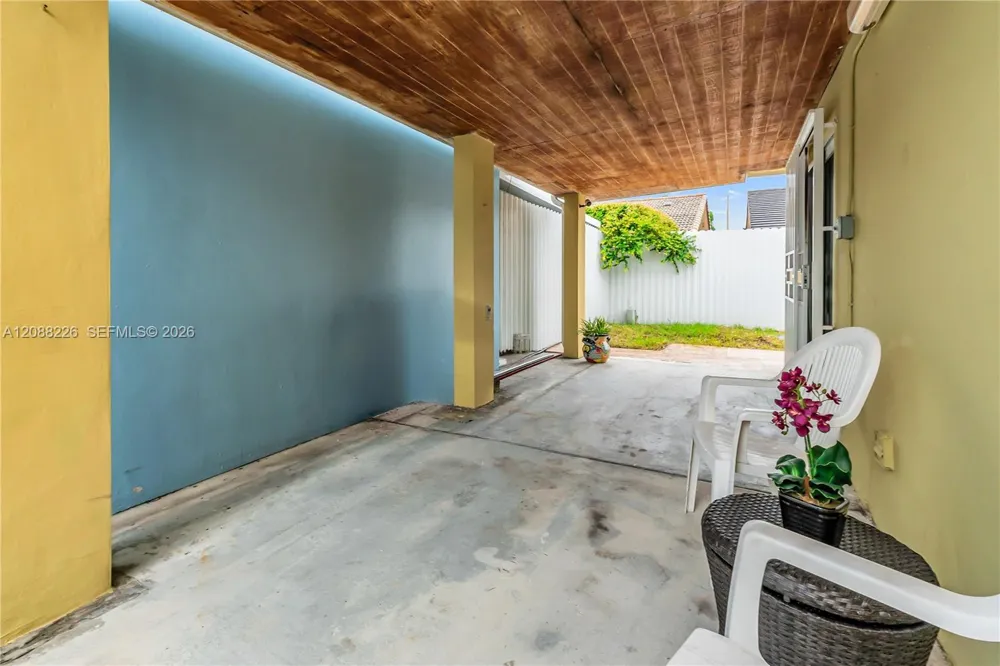 13761 SW 21st Ter Miami, FL 33175