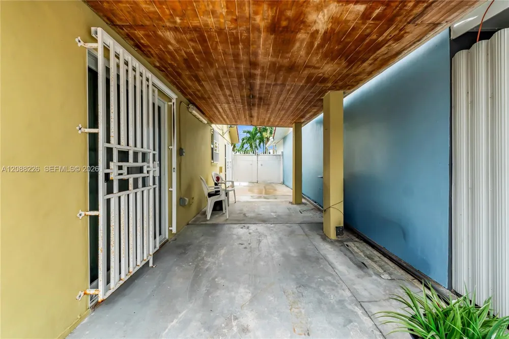 13761 SW 21st Ter Miami, FL 33175