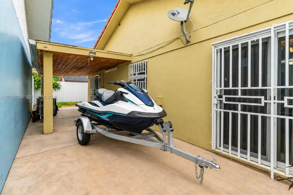 13761 SW 21st Ter Miami, FL 33175