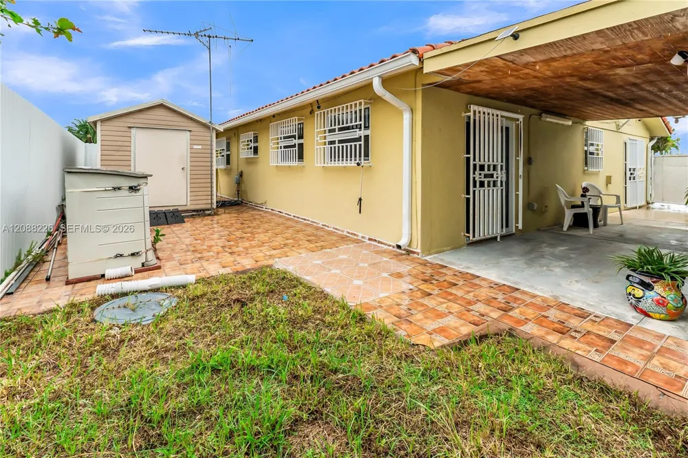 13761 SW 21st Ter Miami, FL 33175