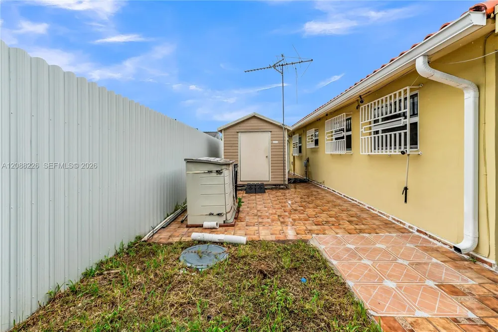 13761 SW 21st Ter Miami, FL 33175