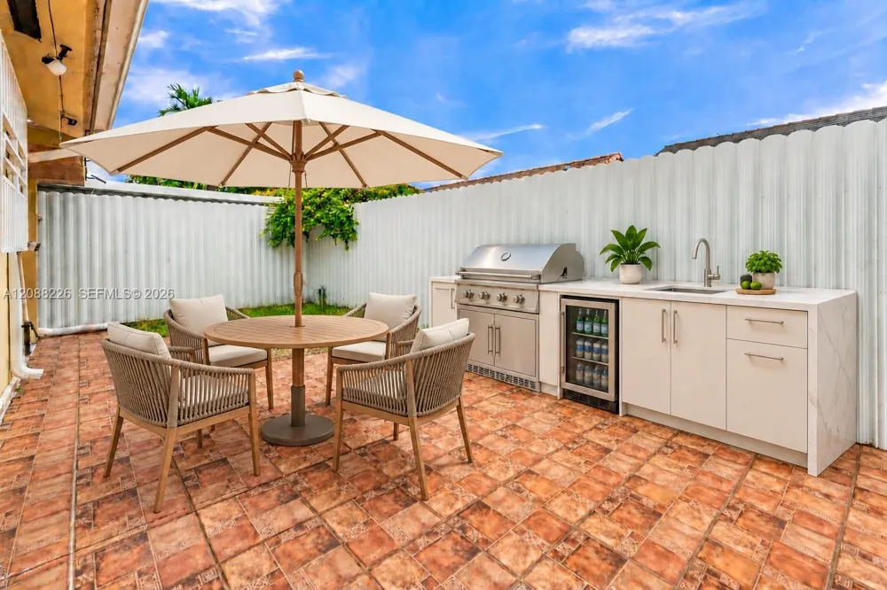 13761 SW 21st Ter Miami, FL 33175