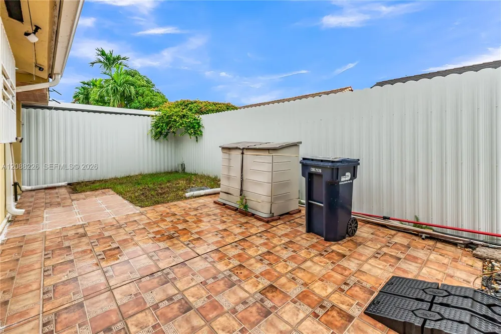 13761 SW 21st Ter Miami, FL 33175