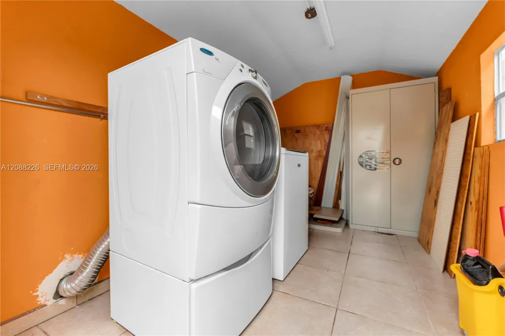 13761 SW 21st Ter Miami, FL 33175