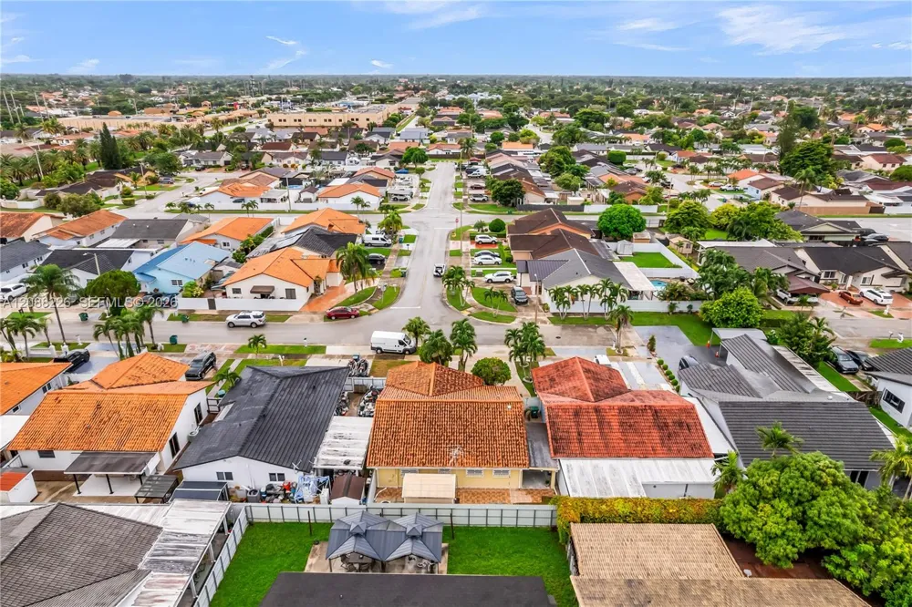 13761 SW 21st Ter Miami, FL 33175