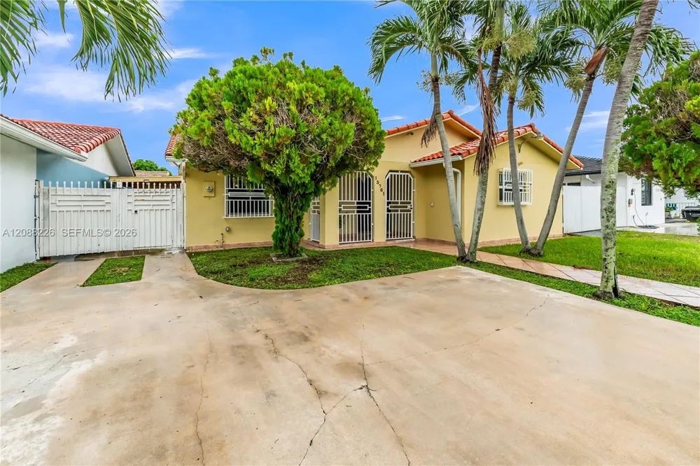 13761 SW 21st Ter Miami, FL 33175