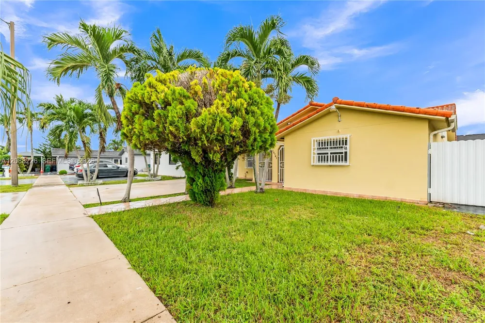 13761 SW 21st Ter Miami, FL 33175