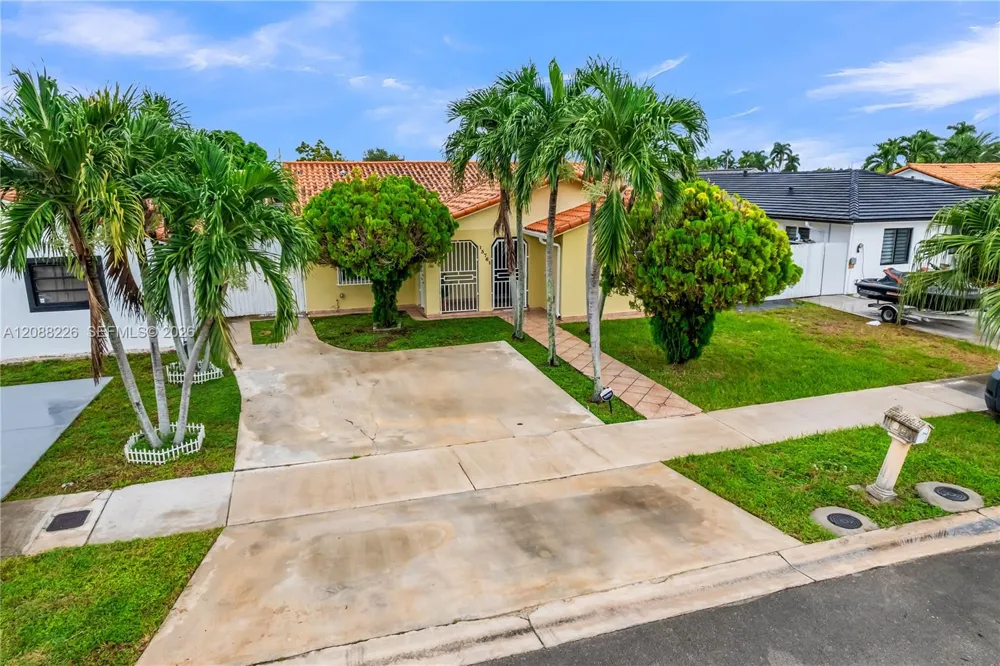 13761 SW 21st Ter Miami, FL 33175