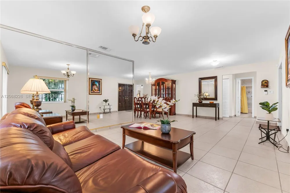 13761 SW 21st Ter Miami, FL 33175