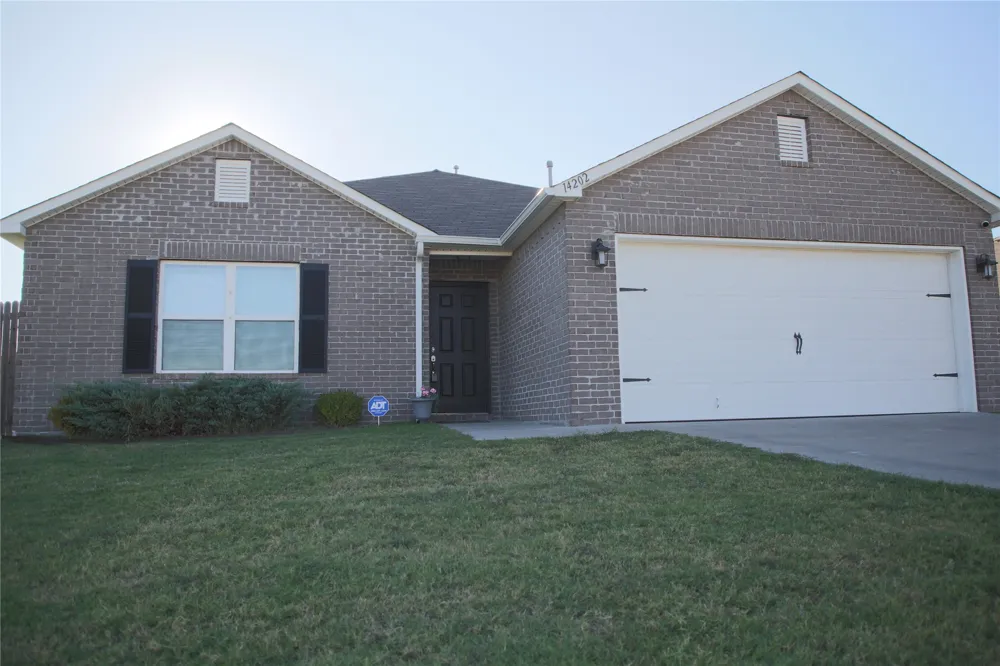 14202 74 EastAvenue Collinsville, OK 74021