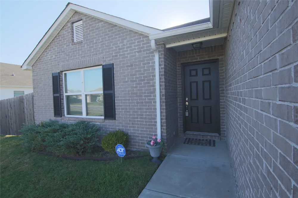 14202 74 EastAvenue Collinsville, OK 74021