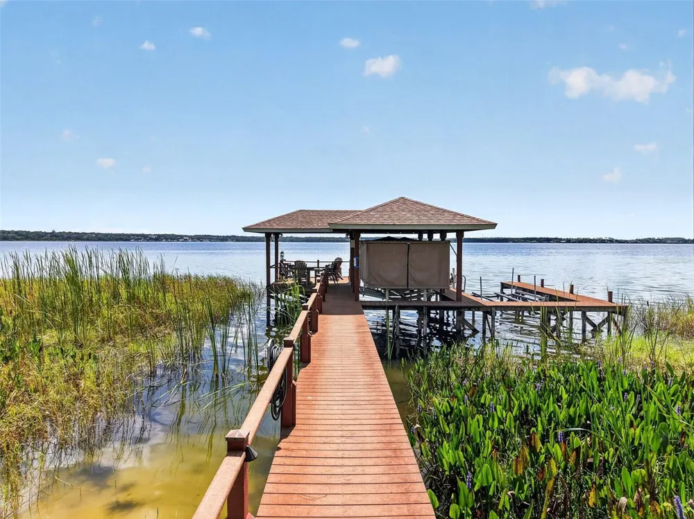 3081 LAKESHORE DRIVE Mount Dora, FL 32757