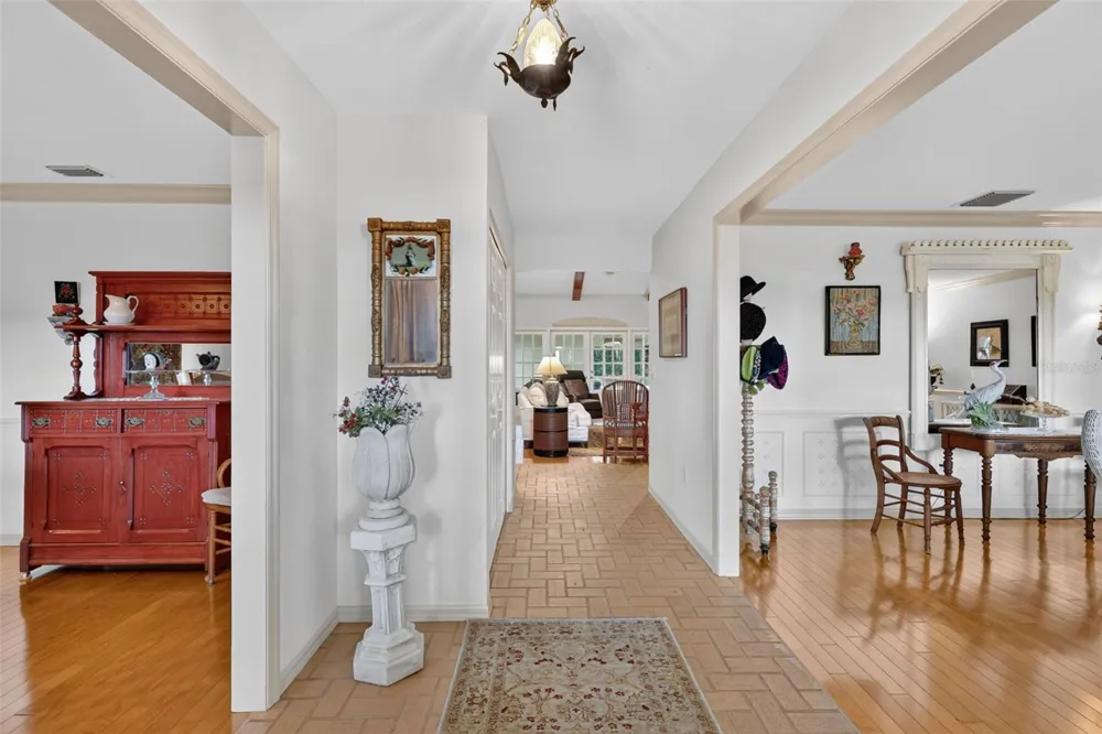 3081 LAKESHORE DRIVE Mount Dora, FL 32757