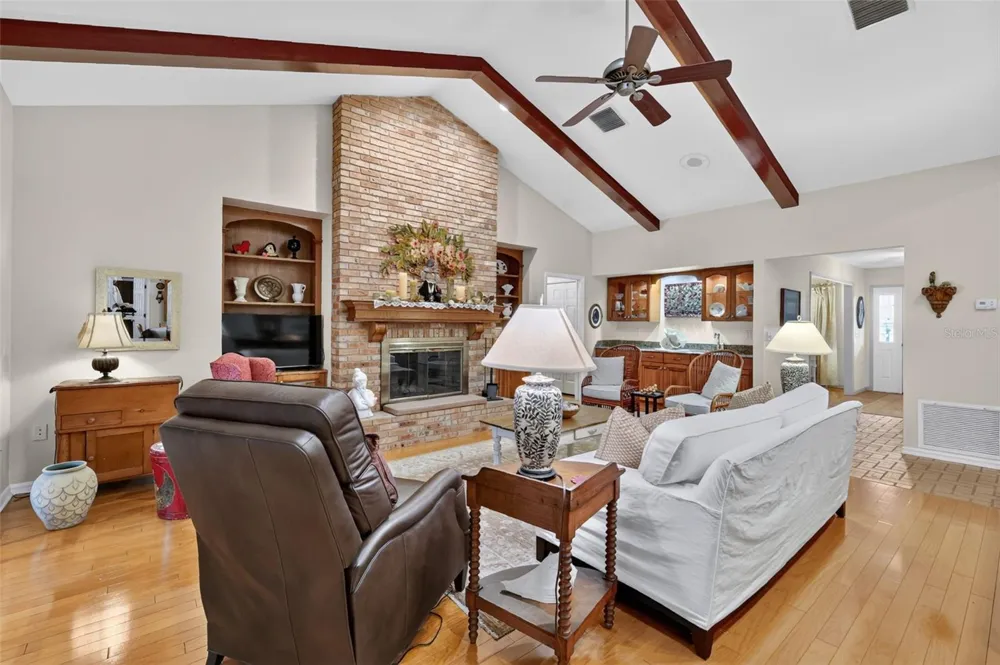 3081 LAKESHORE DRIVE Mount Dora, FL 32757
