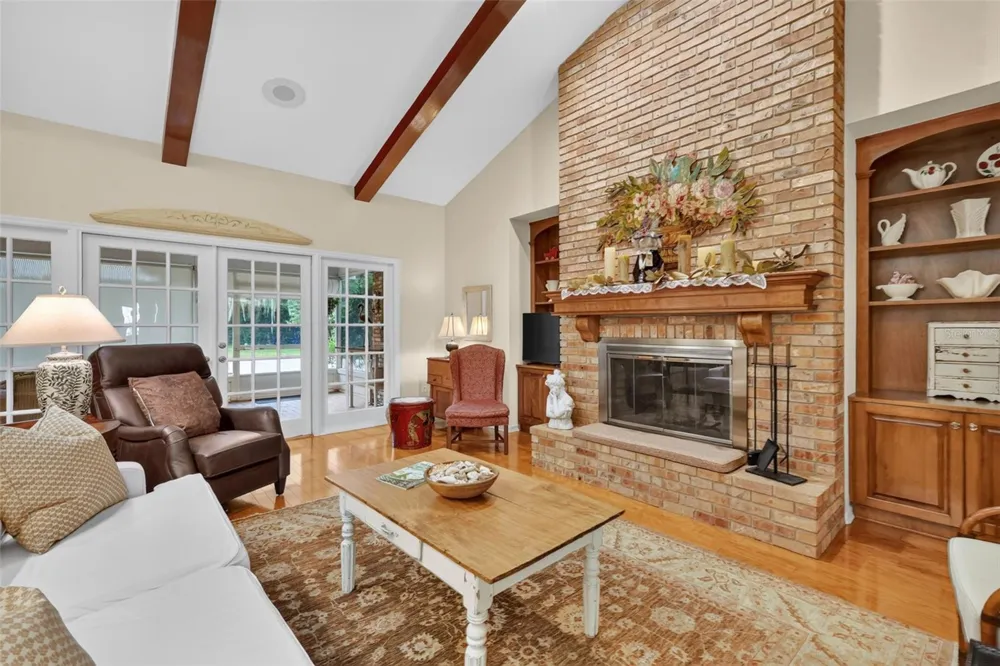 3081 LAKESHORE DRIVE Mount Dora, FL 32757