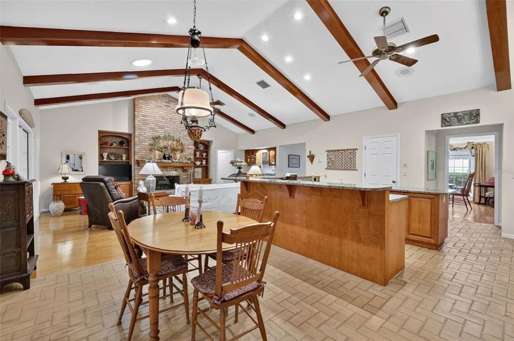 3081 LAKESHORE DRIVE Mount Dora, FL 32757