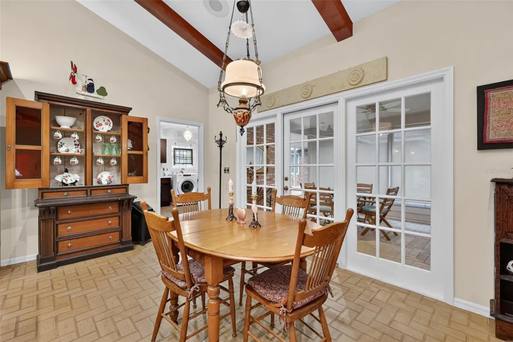 3081 LAKESHORE DRIVE Mount Dora, FL 32757
