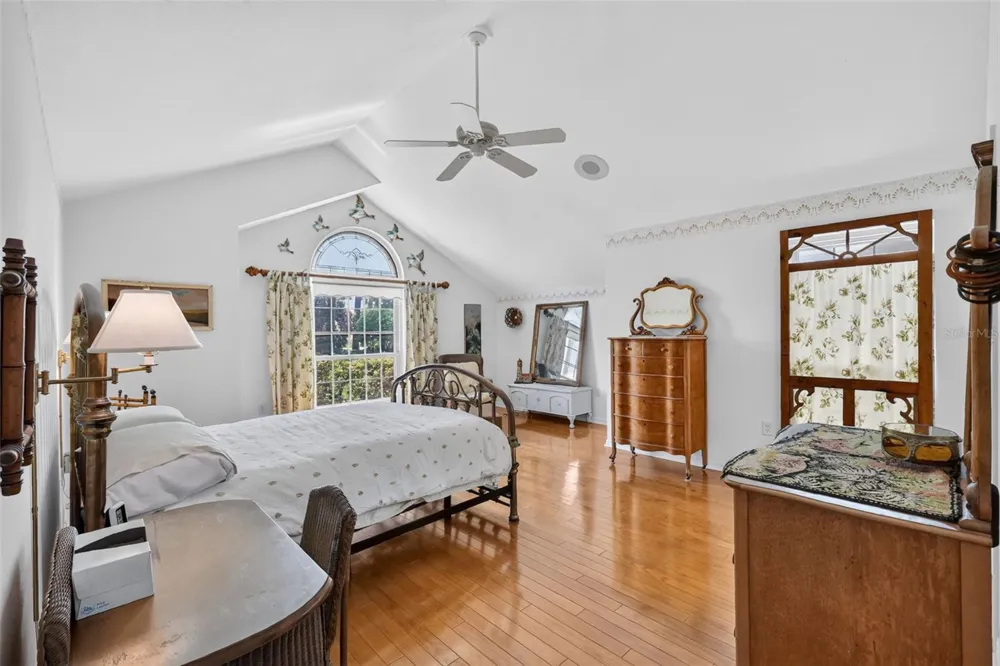 3081 LAKESHORE DRIVE Mount Dora, FL 32757