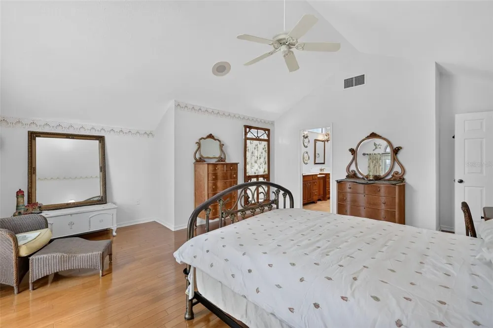 3081 LAKESHORE DRIVE Mount Dora, FL 32757