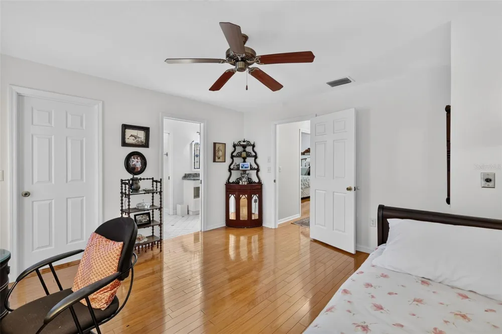 3081 LAKESHORE DRIVE Mount Dora, FL 32757