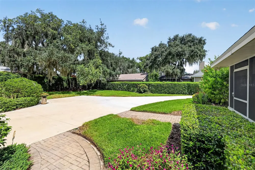 3081 LAKESHORE DRIVE Mount Dora, FL 32757