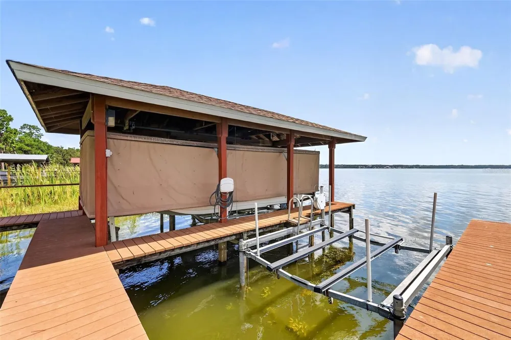 3081 LAKESHORE DRIVE Mount Dora, FL 32757