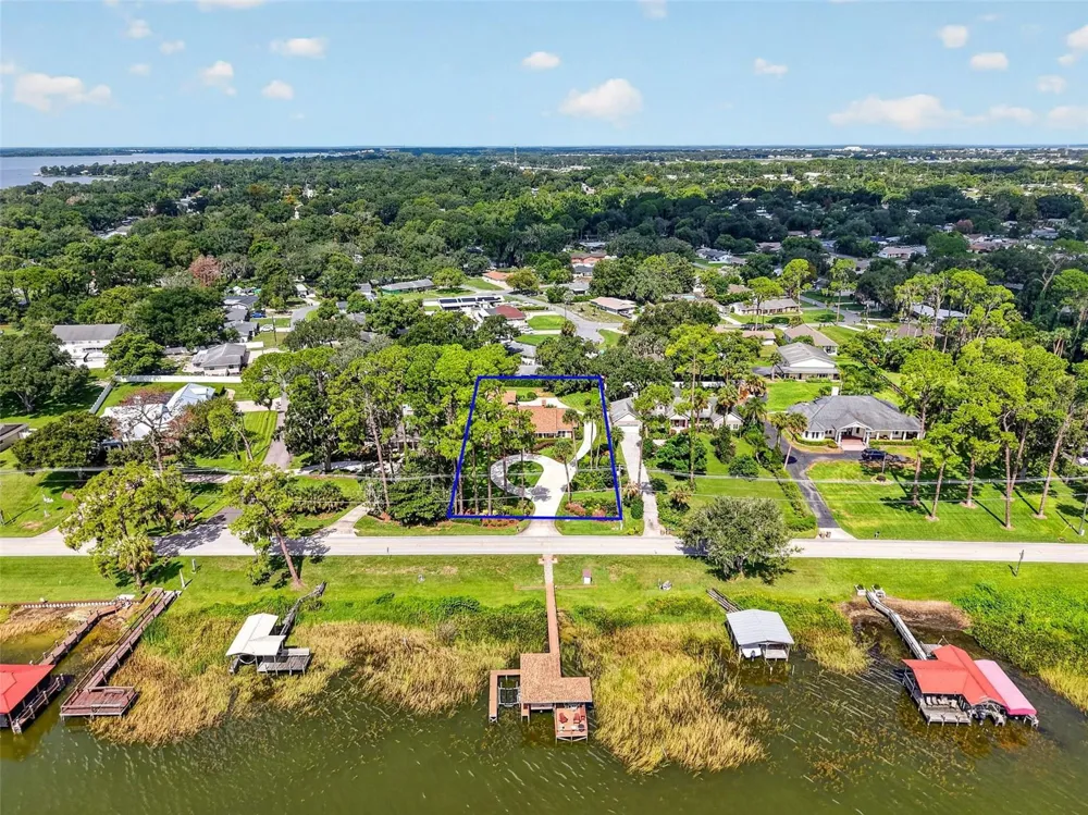 3081 LAKESHORE DRIVE Mount Dora, FL 32757