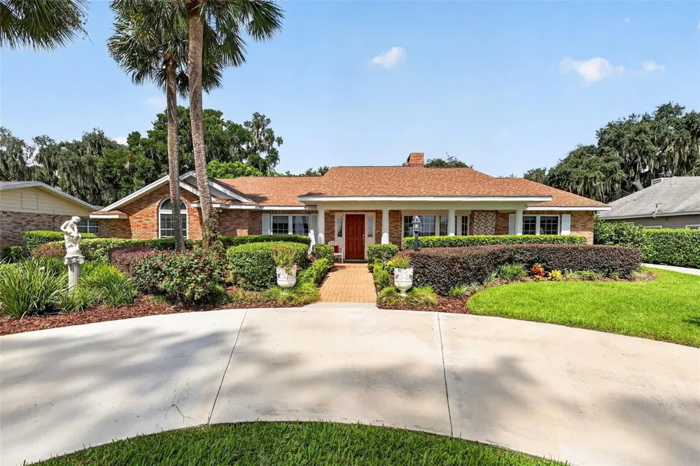 3081 LAKESHORE DRIVE Mount Dora, FL 32757