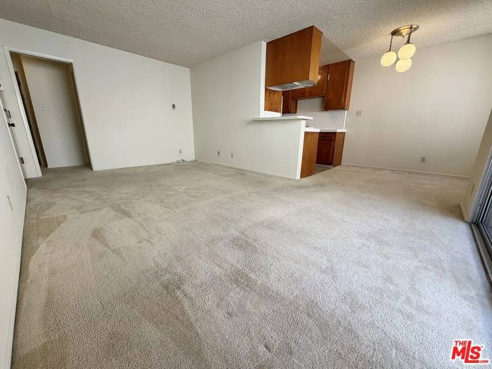 1261 Granville Avenue #6 Los Angeles, CA 90025