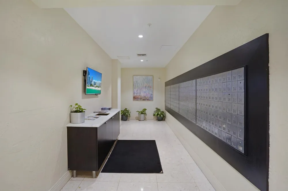 3801 S Ocean Drive #8T Hollywood, FL 33019