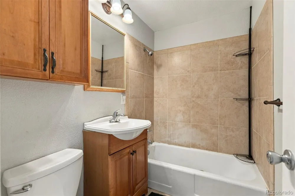 11959 E 7th Avenue Aurora, CO 80010