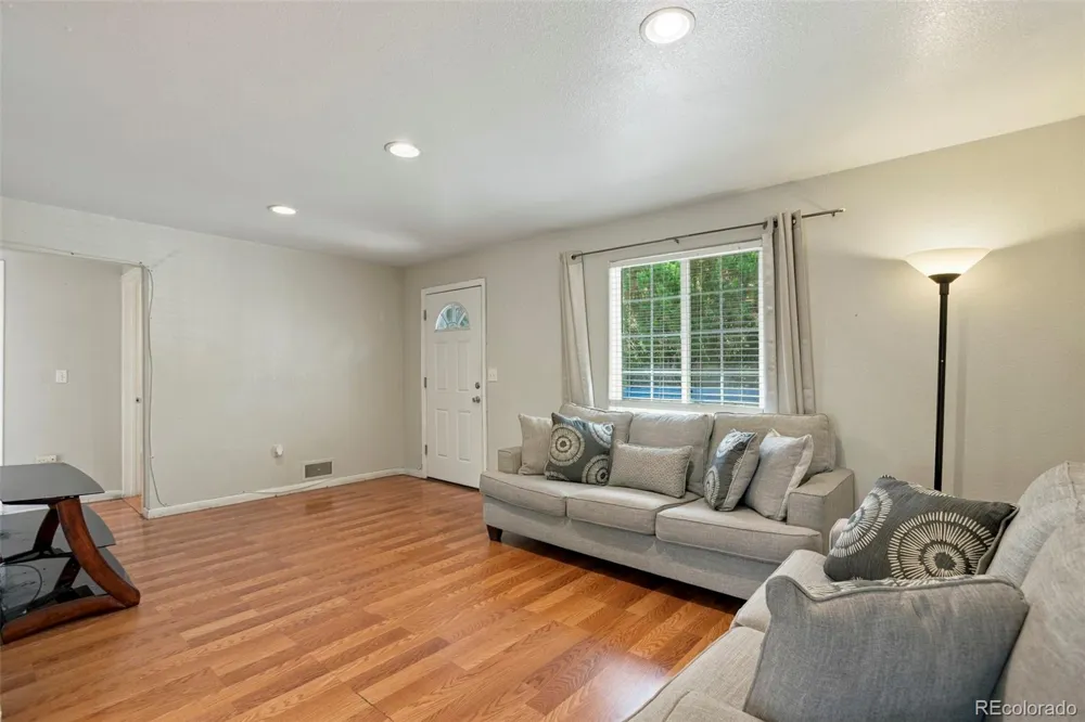 11959 E 7th Avenue Aurora, CO 80010