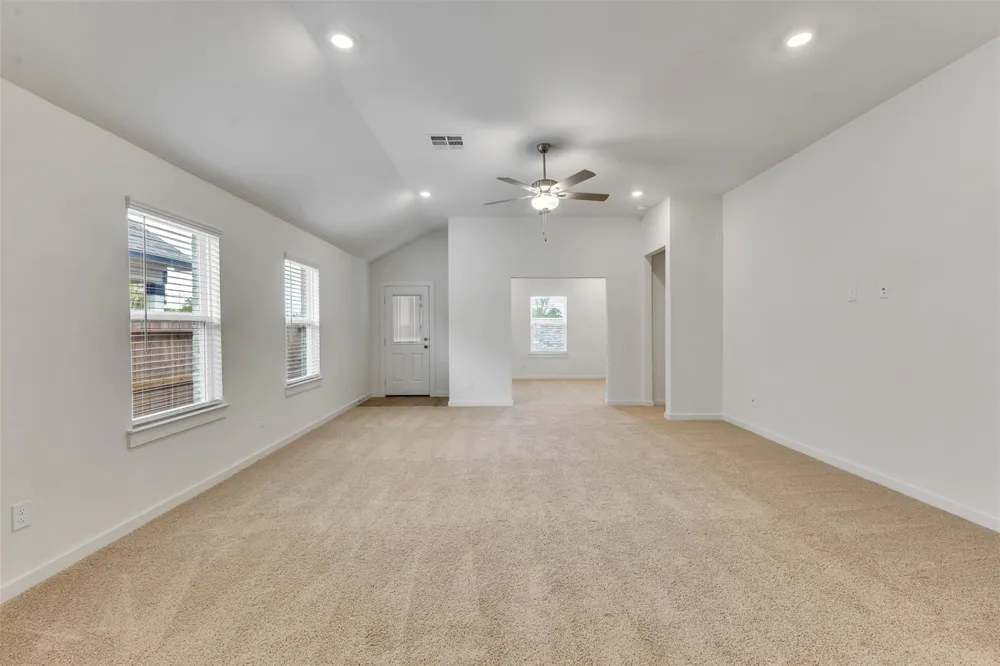 3206 Emerald Hills Drive Angleton, TX 77515