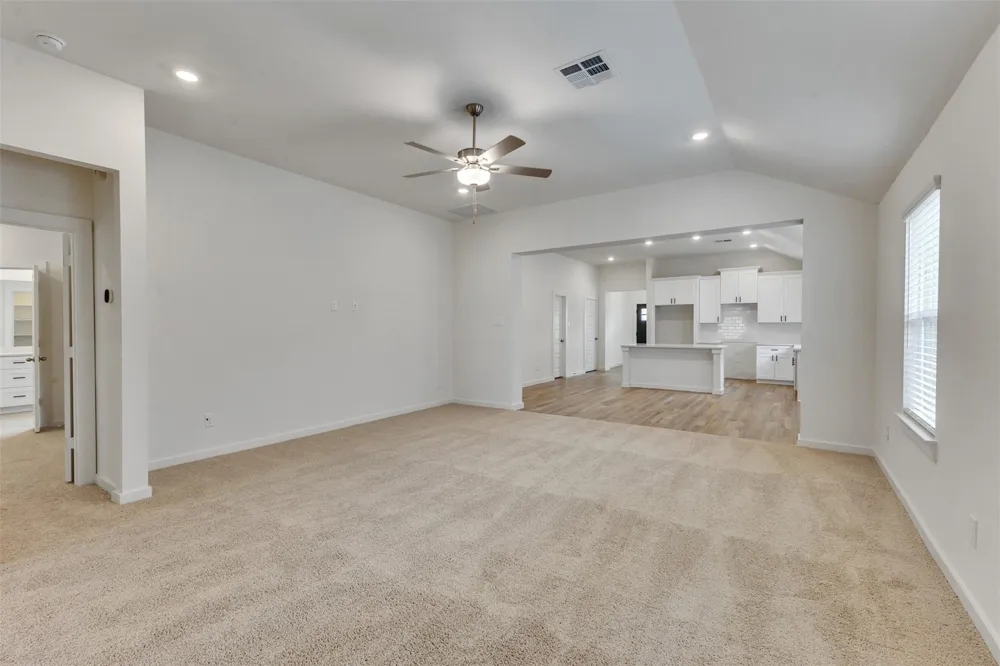 3206 Emerald Hills Drive Angleton, TX 77515